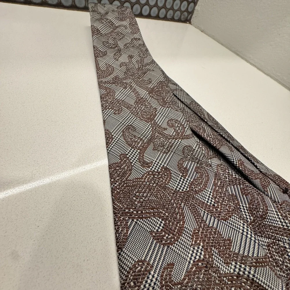 Vintage Jos A Bank Tie Brown‎ Paisley Abstract Silk NeckTie Old Money Luxury